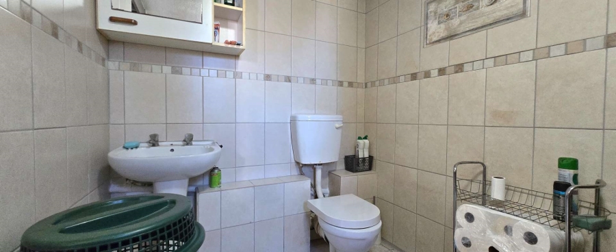 4 Bedroom Property for Sale in Kleinbaai Western Cape